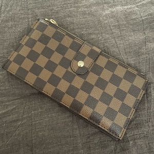 Checkered wallet